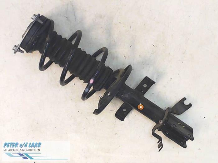 Front shock absorber rod, right from a Renault Clio 2015