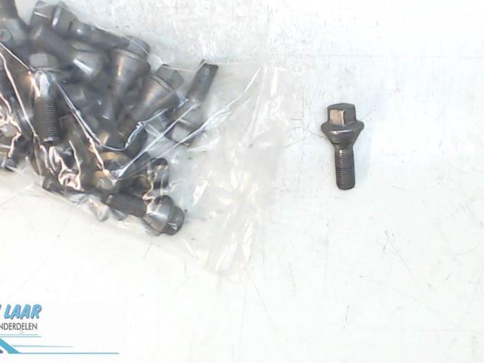 Set of bolts from a Renault Master IV (FV) 2.3 dCi 125 16V FWD 2015