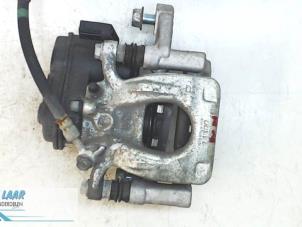 Used Rear brake calliper, right Renault Kadjar (RFEH) 1.5 Blue dCi Price € 150,00 Margin scheme offered by Autodemontage van de Laar