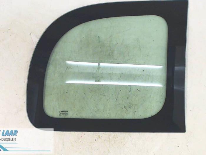 Extra window 4-door, right from a Renault Kangoo/Grand Kangoo (KW) 1.5 dCi 85 2010