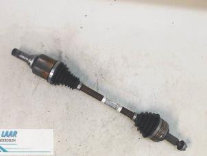 Used Front drive shaft, left Dacia Lodgy (JS) 1.6 16V Price on request offered by Autodemontage van de Laar