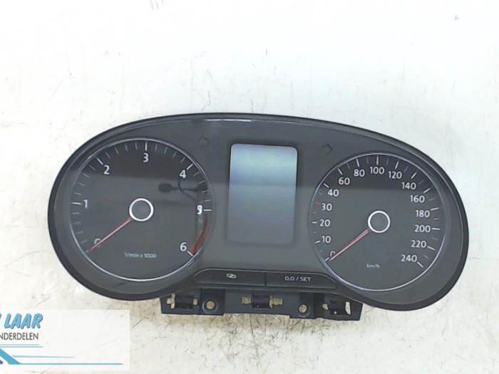 Cuentakilómetros de un Volkswagen Polo V (6R) 1.6 TDI 16V 90 2010