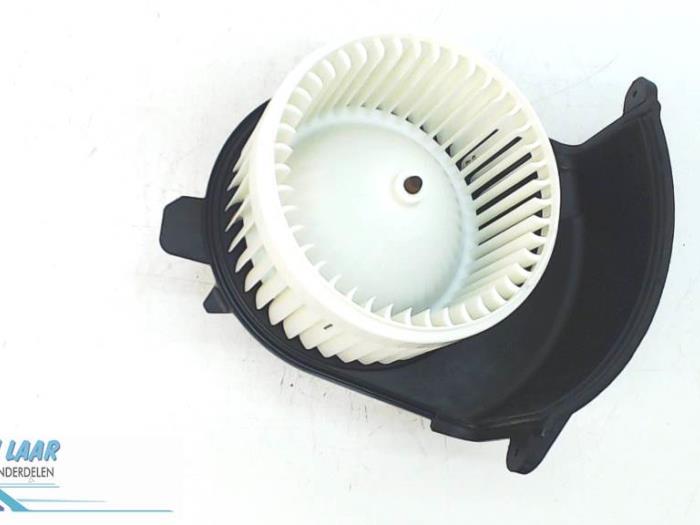 Heating and ventilation fan motor from a Renault Kangoo/Grand Kangoo (KW) 1.5 dCi 110 2018