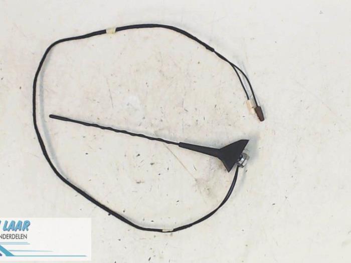 Antenna from a Dacia Duster (SR) 1.2 TCE 16V 4x4 2018