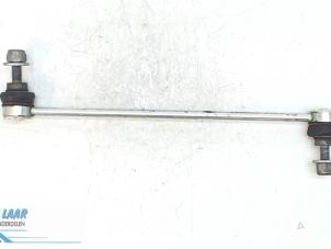 Used Front anti-roll bar Dacia Duster (SR) 1.2 TCE 16V 4x4 Price € 25,00 Margin scheme offered by Autodemontage van de Laar