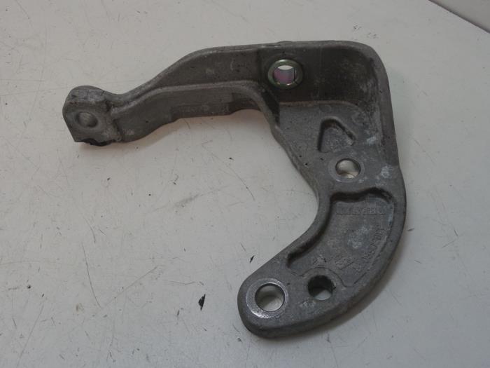 Used Engine mount Dacia Duster (SR) 1.2 TCE 16V 4x4 Price on request offered by Autodemontage van de Laar
