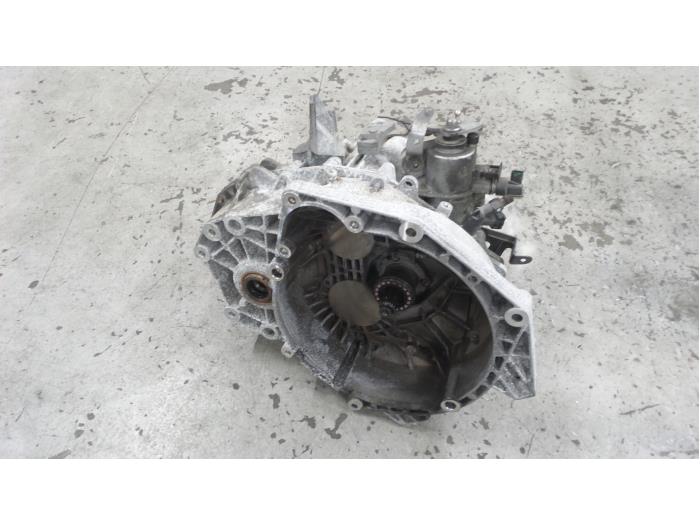 Usagé Boîte de vitesse Opel Astra J Sports Tourer (PD8/PE8/PF8) 2.0 CDTI 16V 165 Prix € 500,00 Règlement à la marge proposé par Autodemontage van de Laar