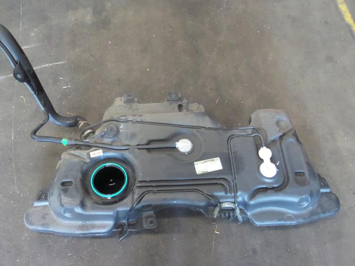 Używane Zbiornik Renault Modus/Grand Modus (JP) 1.2 16V Cena € 100,00 Procedura marży oferowane przez Autodemontage van de Laar