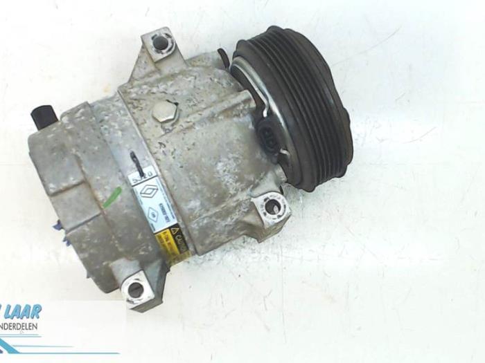 Bomba de aire acondicionado de un Renault Vel Satis (BJ) 2.0 16V Turbo 2001