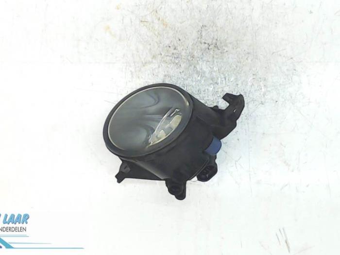 Fog light, front left from a Renault Clio III (BR/CR) 1.2 16V 75 2007