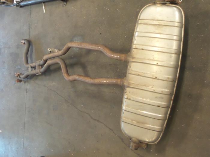 Gebrauchte Auspuff Enddämpfer Porsche Cayenne (9PA) 4.5 S V8 32V Preis € 200,00 Margenregelung angeboten von Autodemontage van de Laar