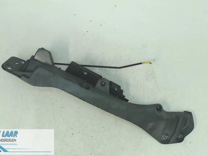 Usagé Divers Renault Clio III (BR/CR) 1.2 16V Tce Prix sur demande proposé par Autodemontage van de Laar