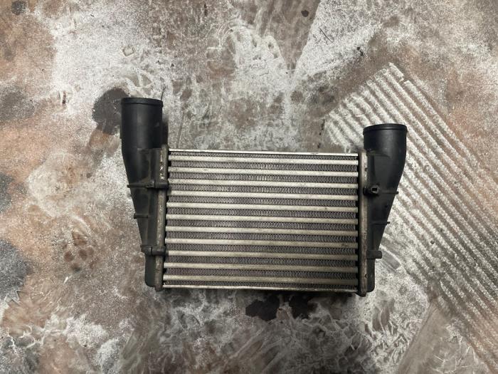 Usados Intercooler Volkswagen Passat (3B2) 1.9 TDi 115 Precio € 90,00 Norma de margen ofrecido por Autodemontage van de Laar