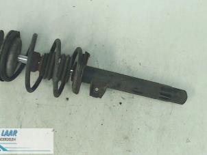 Used Front shock absorber rod, right BMW 3 serie Compact (E46/5) 318td 16V Price € 40,00 Margin scheme offered by Autodemontage van de Laar