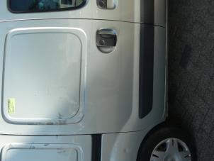 Używane Drzwi przesuwne prawe Renault Kangoo Express (FC) 1.5 dCi 68 Cena € 150,00 Procedura marży oferowane przez Autodemontage van de Laar