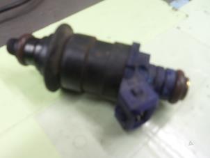 Used Injector (petrol injection) Renault Clio II (BB/CB) 1.6 Price on request offered by Autodemontage van de Laar