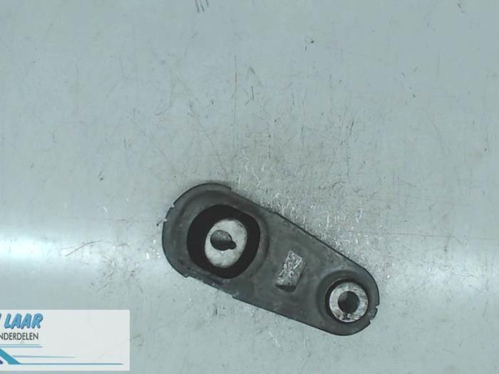 Used Engine mount Renault Megane III Berline (BZ) 1.5 dCi 95 Price € 30,00 Margin scheme offered by Autodemontage van de Laar