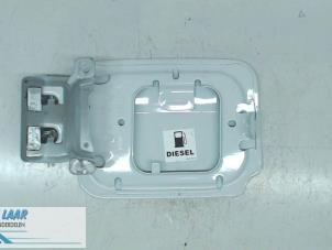 Gebrauchte Tankklappe Dacia Duster (SR) 1.5 dCi 109 Preis auf Anfrage angeboten von Autodemontage van de Laar