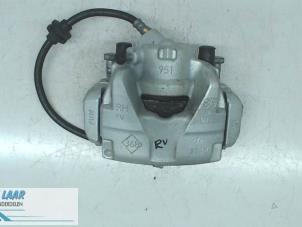 Used Front brake calliper, right Dacia Duster (SR) 1.5 dCi 109 Price on request offered by Autodemontage van de Laar