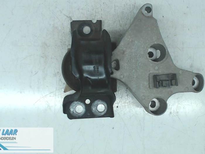 Used Engine mount Renault Kangoo Express (FW) 1.5 dCi 75 Price € 35,00 Margin scheme offered by Autodemontage van de Laar