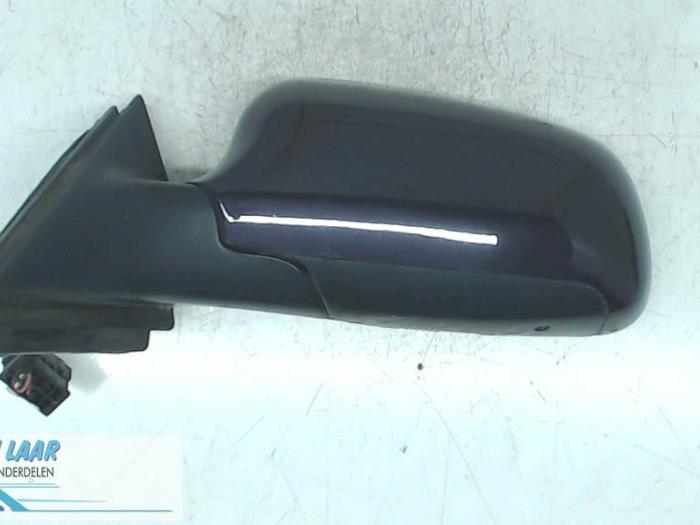 Wing mirror, left from a Audi A3 (8L1) 1.6 2003