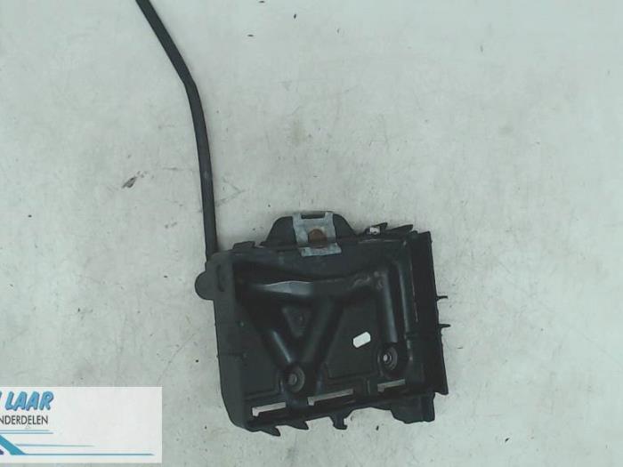 Battery box from a Seat Ibiza IV SC (6J1) 1.4 16V 2011