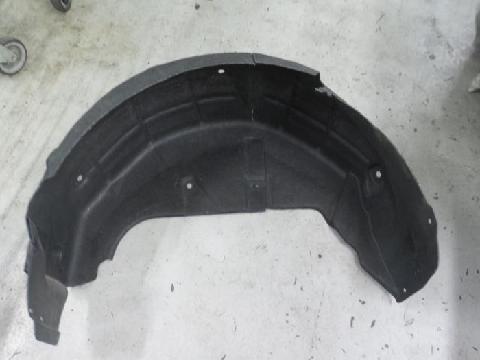 Wheel arch liner from a Renault Talisman (RFDL) 1.6 dCi 130 2016