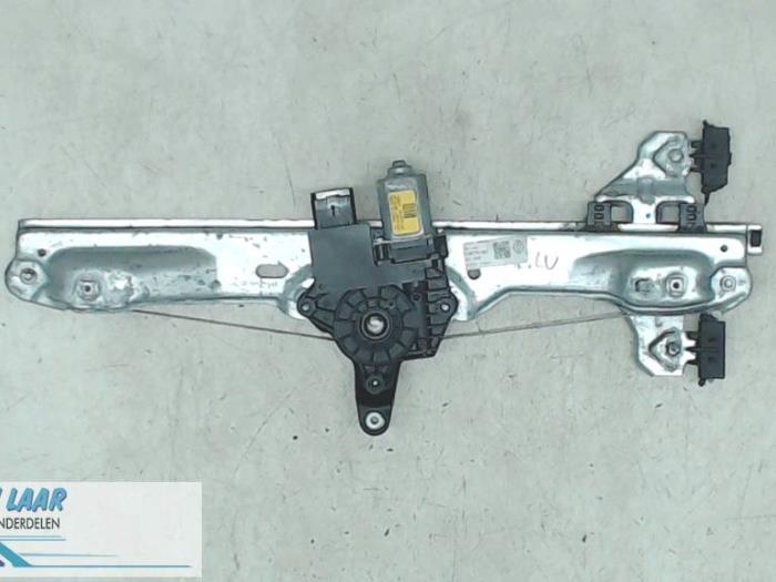 Mechanizm szyby lewej przedniej wersja 4-drzwiowa z Renault Kadjar (RFEH) 1.5 Blue dCi 2018