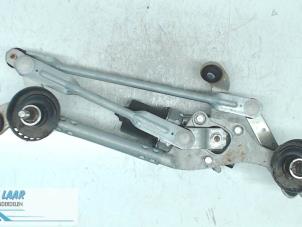 Used Wiper motor + mechanism Nissan Note (E12) 1.2 DIG-S 98 Price on request offered by Autodemontage van de Laar