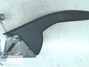 Used Parking brake lever Renault Clio IV (5R) 1.5 Energy dCi 90 FAP Price on request offered by Autodemontage van de Laar