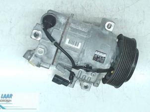 Used Air conditioning pump Renault Kadjar (RFEH) 1.3 TCE 140 FAP 16V Price on request offered by Autodemontage van de Laar
