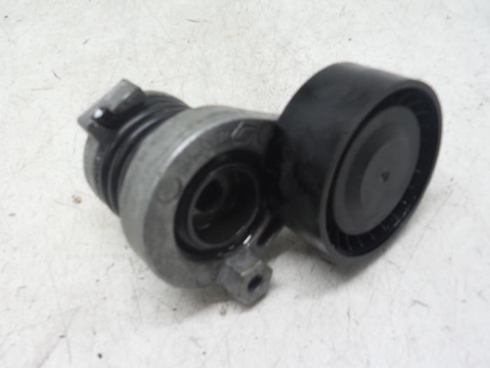 Usados Rodillo tensor correa múltiple Renault Megane IV Estate (RFBK) 1.5 Energy dCi 115 Precio de solicitud ofrecido por Autodemontage van de Laar