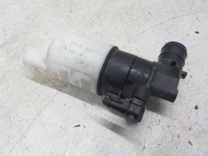 Used Windscreen washer pump Renault Trafic New (JL) 2.0 dCi 16V 115 Price on request offered by Autodemontage van de Laar