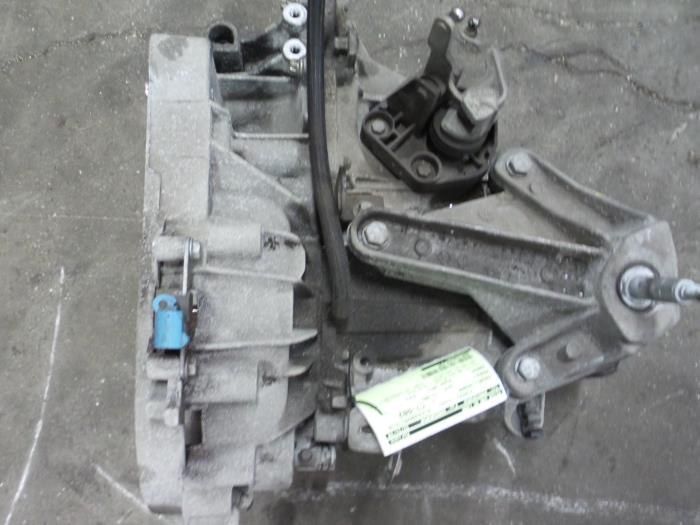 Gearbox from a Renault Kangoo Express (FW) 1.6 2011
