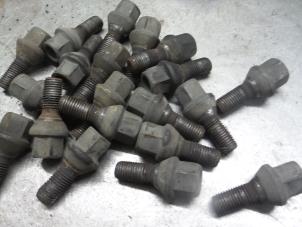 Used Set of wheel bolts Renault Kangoo Express (FW) 1.5 dCi 90 FAP Price on request offered by Autodemontage van de Laar