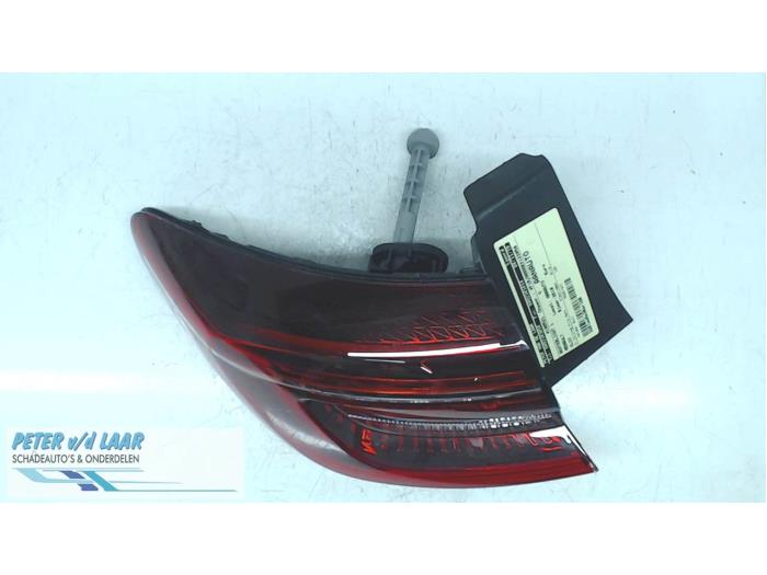 Taillight, left from a Renault Clio V (RJAB) 1.3 TCe 130 16V 2019