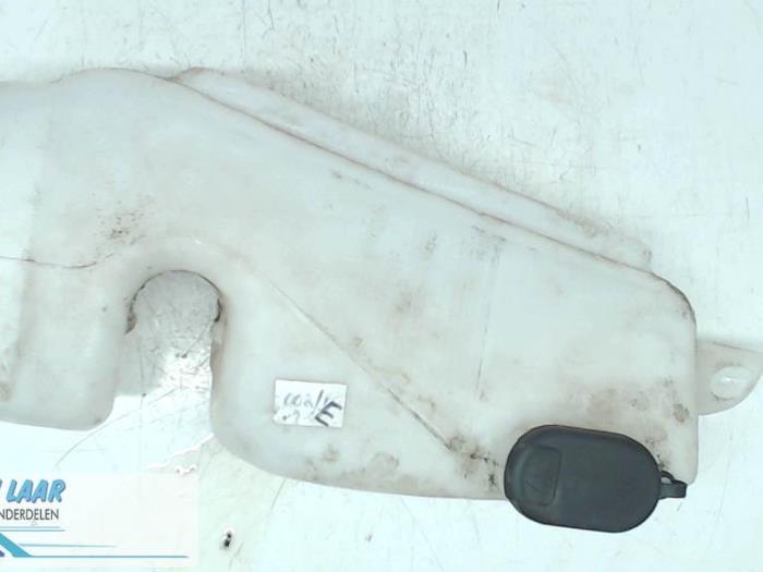 Front windscreen washer reservoir from a Dacia Logan (LS) 1.4 2003