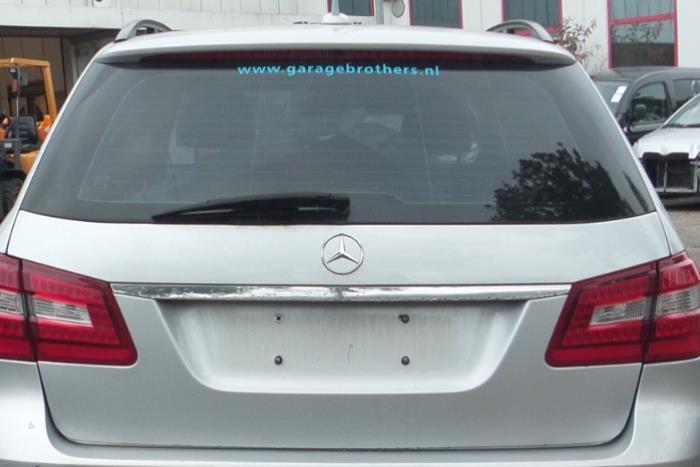 Begagnade Baklucka Mercedes E Estate (S212) E-200 CDI 16V BlueEfficiency,BlueTEC Pris € 125,00 Marginaltabell erbjuds av Autodemontage van de Laar