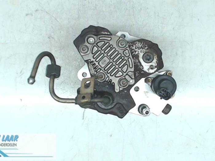 Usagé Pompe diesel Volvo V50 (MW) 1.6 D 16V Prix sur demande proposé par Autodemontage van de Laar