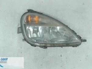 Used Headlight, right Mercedes A (W168) 1.7 A-160 CDI 16V Price € 40,00 Margin scheme offered by Autodemontage van de Laar