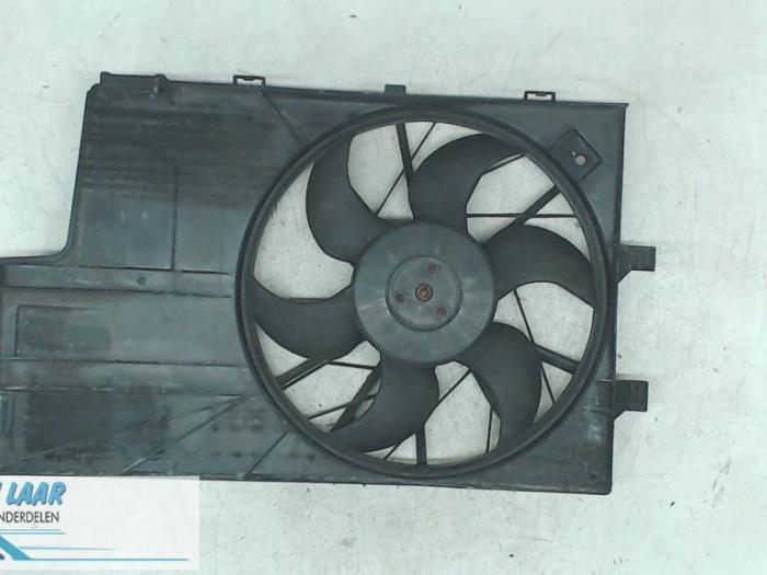 Motor de aleta de refrigeración de un Mercedes-Benz A (W168) 1.7 A-160 CDI 16V 2001