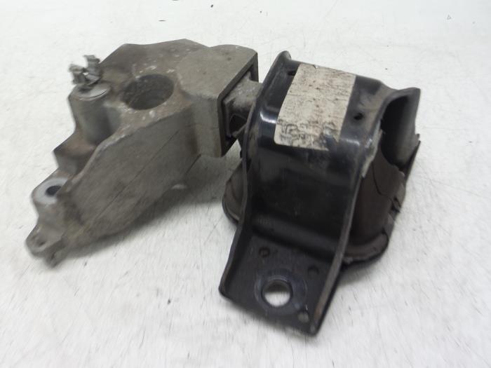 Used Engine mount Renault Kangoo Express (FW) 1.6 Price on request offered by Autodemontage van de Laar