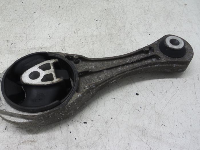 Used Engine mount Renault Kangoo Express (FW) 1.6 Price on request offered by Autodemontage van de Laar
