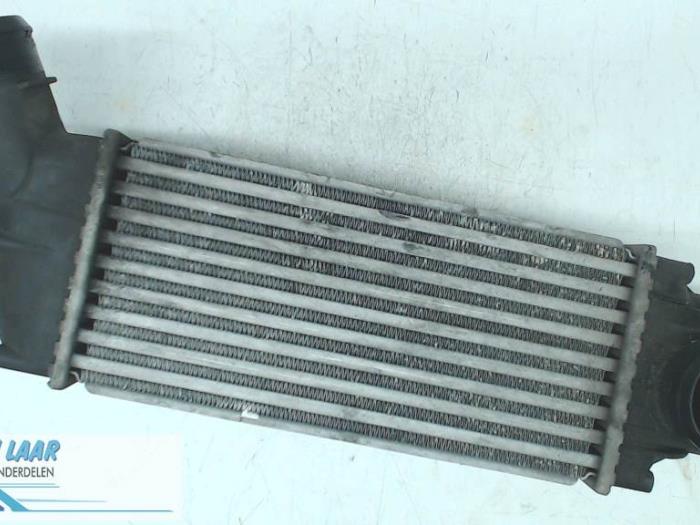 Intercooler from a Peugeot 307 SW (3H) 2.0 HDi 135 16V FAP 2005