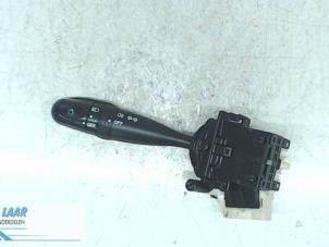 Usados Interruptor de indicador de dirección Toyota Yaris (P1) 1.0 16V VVT-i Precio de solicitud ofrecido por Autodemontage van de Laar