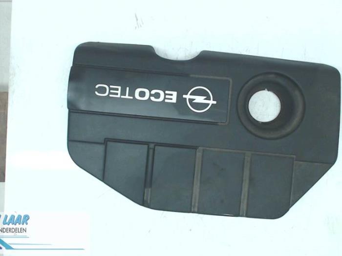 Engine protection panel from a Opel Astra H SW (L35) 1.7 CDTi 16V 2005