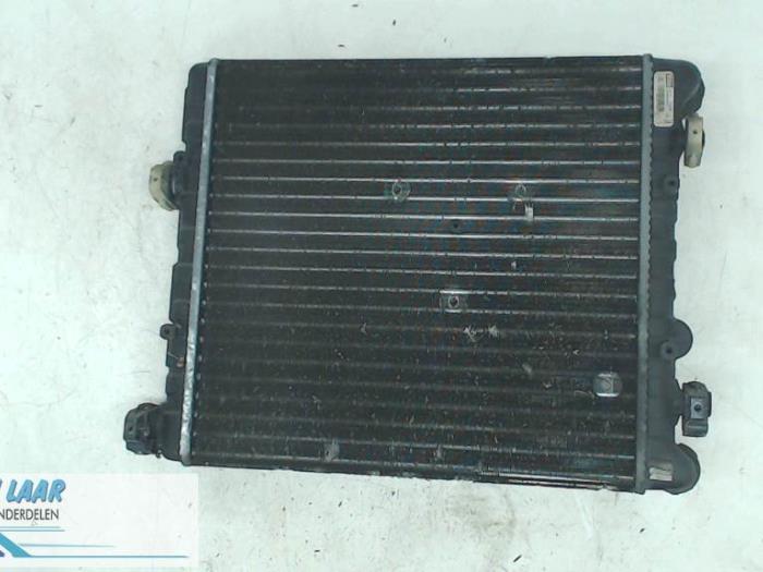 Usagé Radiateur Seat Ibiza III (6L1) 1.4 16V 75 Prix € 25,00 Règlement à la marge proposé par Autodemontage van de Laar