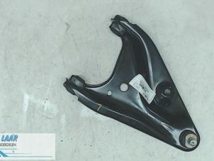 Usagé Bras de suspension avant gauche Dacia Sandero II 0.9 TCE 12V Prix sur demande proposé par Autodemontage van de Laar