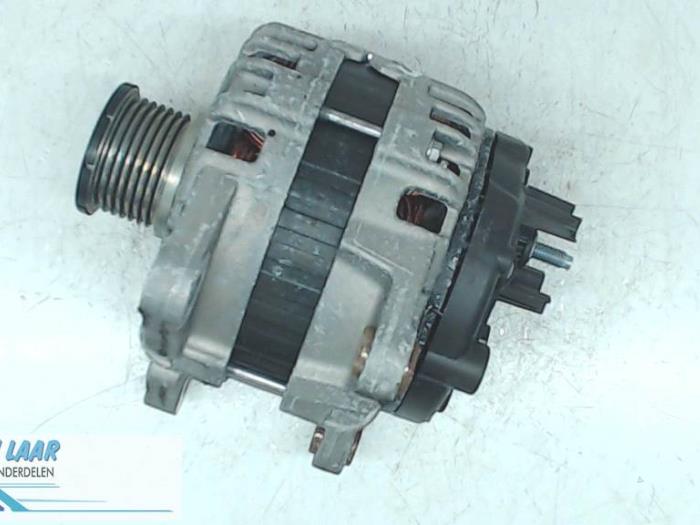 Usagé Dynamo Nissan Pulsar (C13) 1.2 DIG-T 16V Prix € 200,00 Règlement à la marge proposé par Autodemontage van de Laar