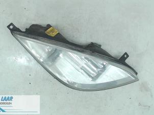 Używane Reflektor prawy Mitsubishi Colt (Z2/Z3) 1.3 16V Cena € 40,00 Procedura marży oferowane przez Autodemontage van de Laar